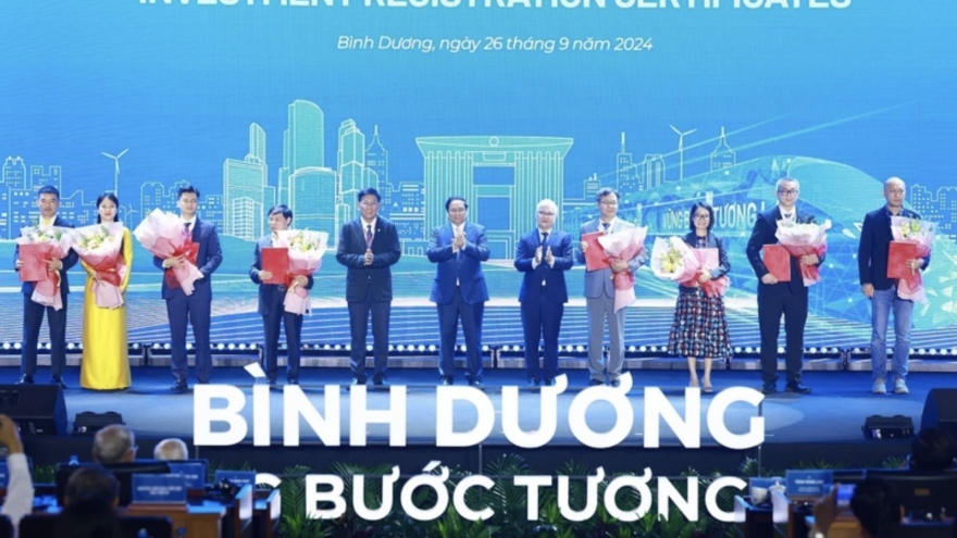 PM commends Binh Duong for dynamic, efficient investment, business climate